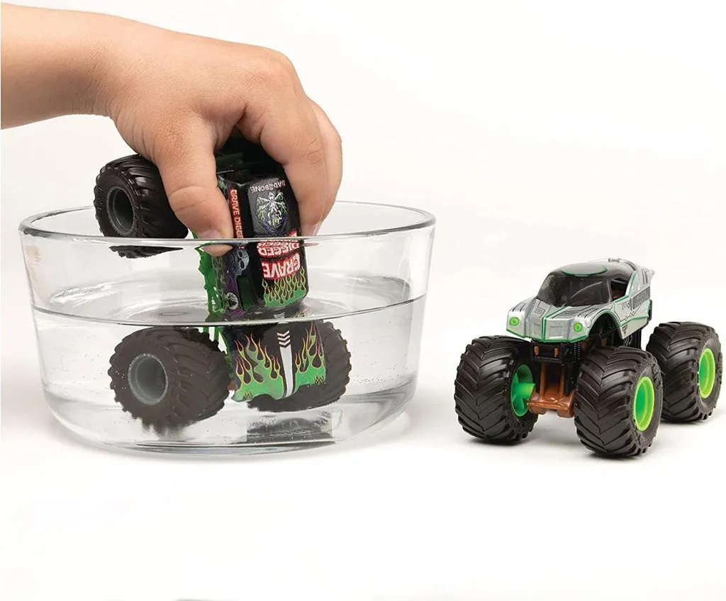 Spin Master 38057 1:64 MNJ Monster Jam 2-Pack, Sortiert 15 Spin Master 38057 1:64 MNJ Monster Jam 2-Pack, Sortiert – Bild 13