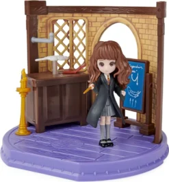 Spin Master - Hermine Granger Hogwarts Zauberkunst Klassenzimmer 20 Spin Master - Hermine Granger Hogwarts Zauberkunst Klassenzimmer -Spin Master ad2a9cec0fc64037bddad30f8be963b3